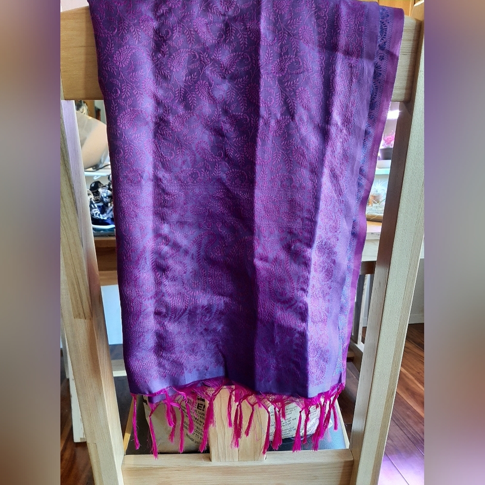 Pink and purple scarf.